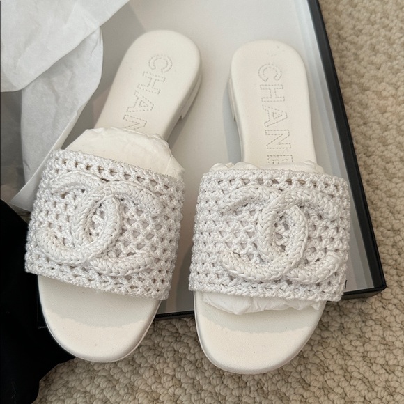 CHANEL White Slides - Picture 2 of 13